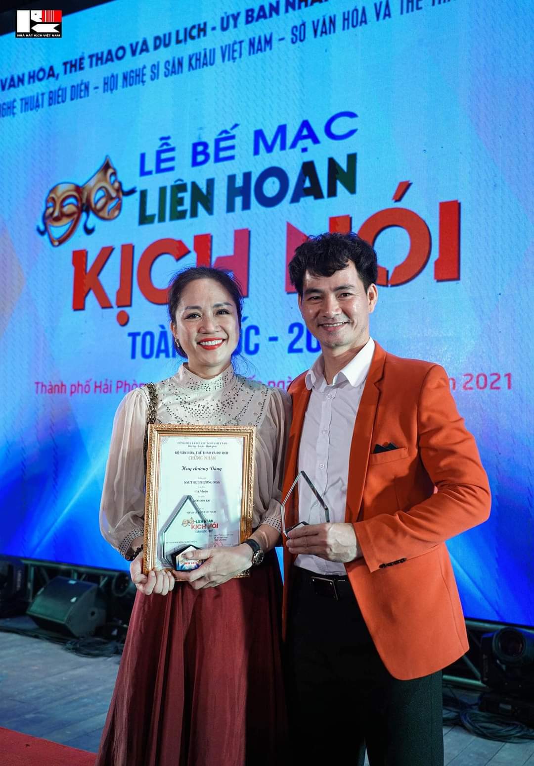 NSND Xuân Bắc: “Bùi Phương Nga là người đã giúp tôi có được huy chương đầu tiên trong đời”- Ảnh 1.