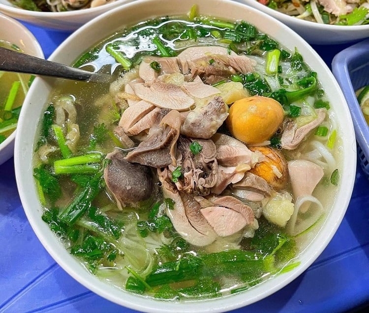 Phở gà Hà Nội – Gợi ý 15 địa chỉ ngon CHUẨN VỊ ăn là mê