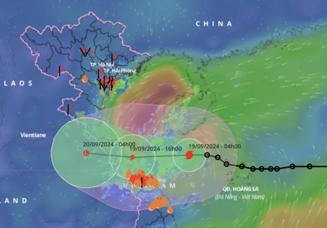 Nóng: Tâm bão số 4 mạnh cấp 8, giật cấp 10 đang cách Đà Nẵng 190km - Ảnh 1