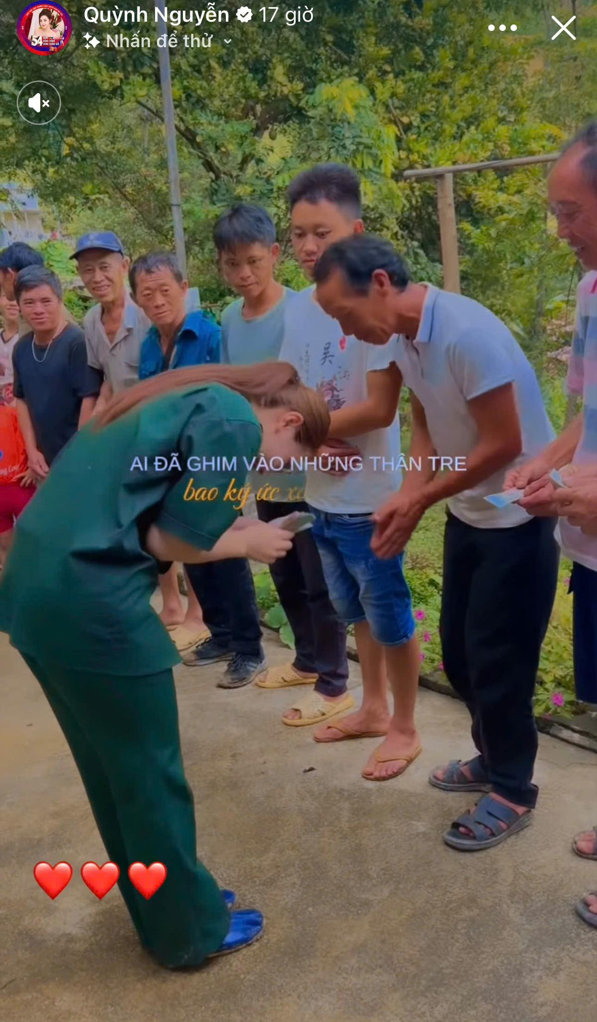 Quỳnh Kool phát tiền từ thiện giống hệt Thủy Tiên - Công Vinh, thái độ thế nào mà gây bão? Ảnh 3