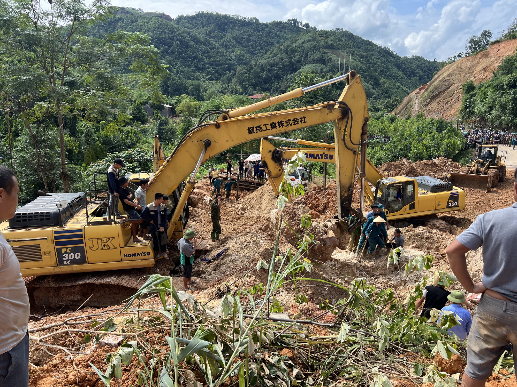 Nhiều ngày trực phòng chống bão lũ, thiếu tá trưởng công an xã đột tử trong ca trực- Ảnh 1.