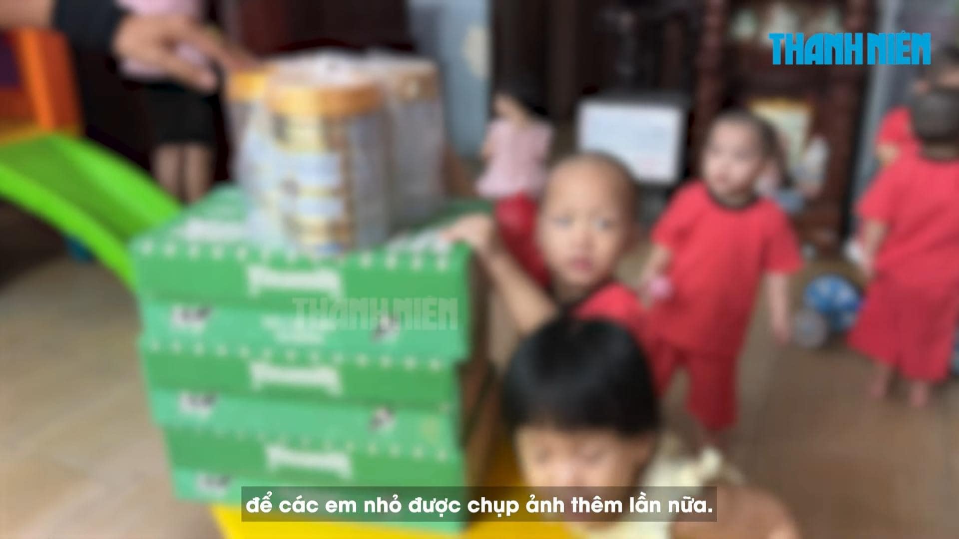 'Lật tẩy' mái ấm Hoa Hồng trục lợi từ việc quyên góp: Sữa và các thực phẩm từ thiện bị đem đi bán vào ban đêm - Ảnh 2