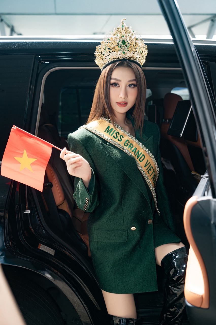 Hoa hậu Quế Anh lên đường thi Miss Grand International