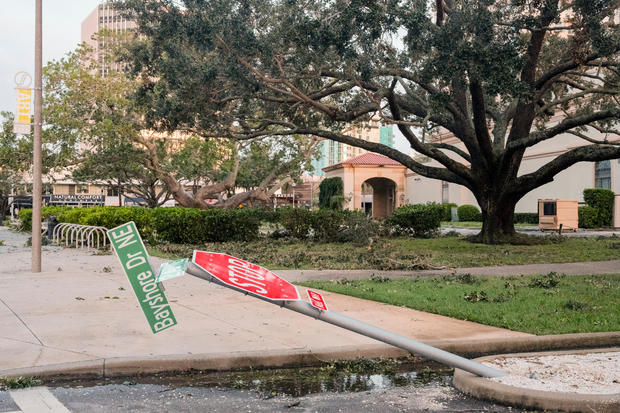 Florida hoa lệ biến thành vùng đất hoang tàn sau bão Milton lịch sử, số người thiệt mạng tiếp tục tăng- Ảnh 16.